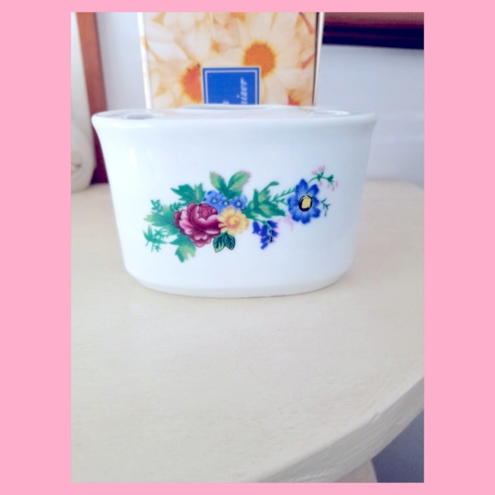 Vintage Cottagecore White Porcelain Bath Organizer Toothbrush Holder NIB - Picture 3 of 8